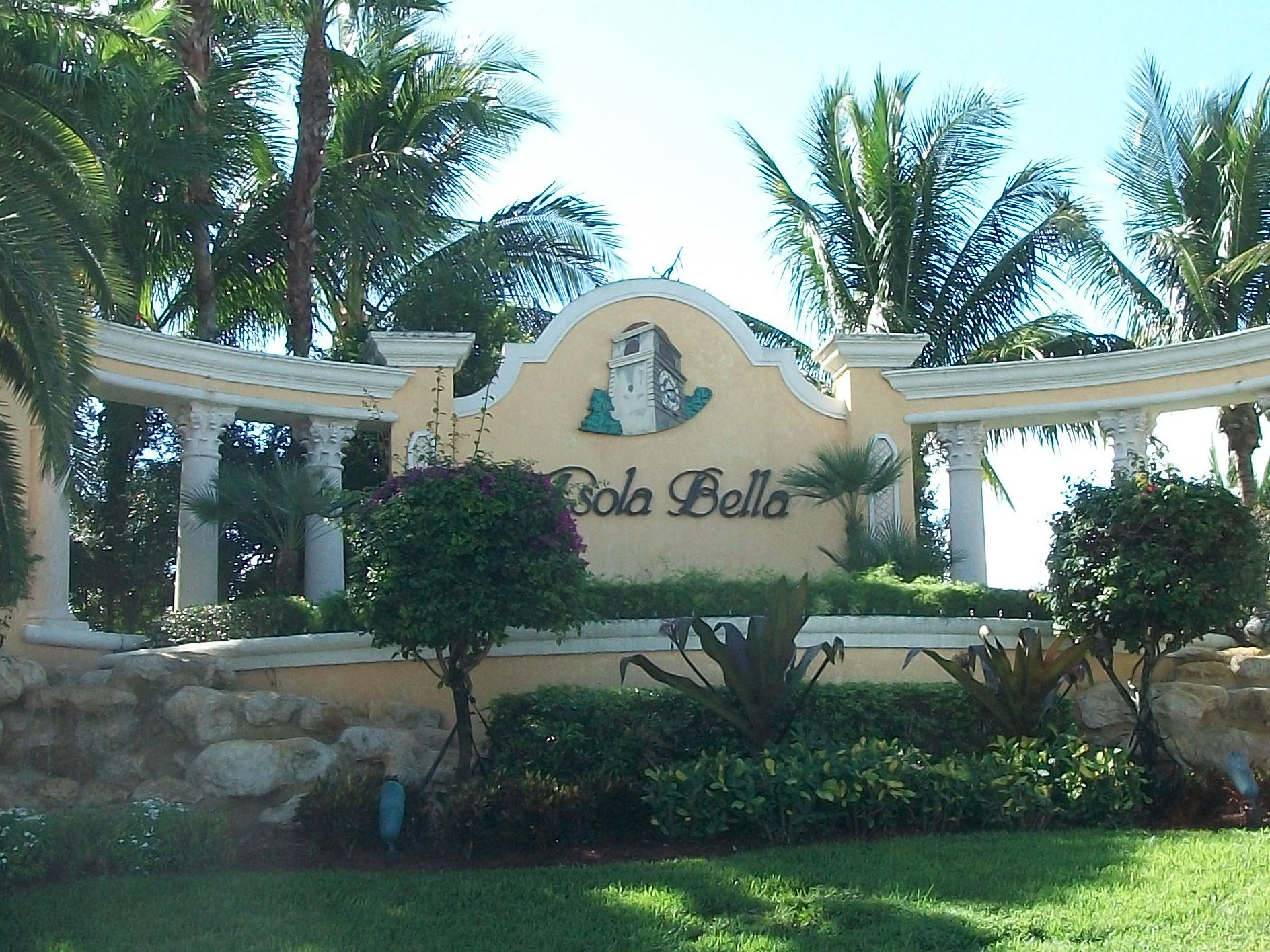 Isola Bella foreclosures in Lake Worth