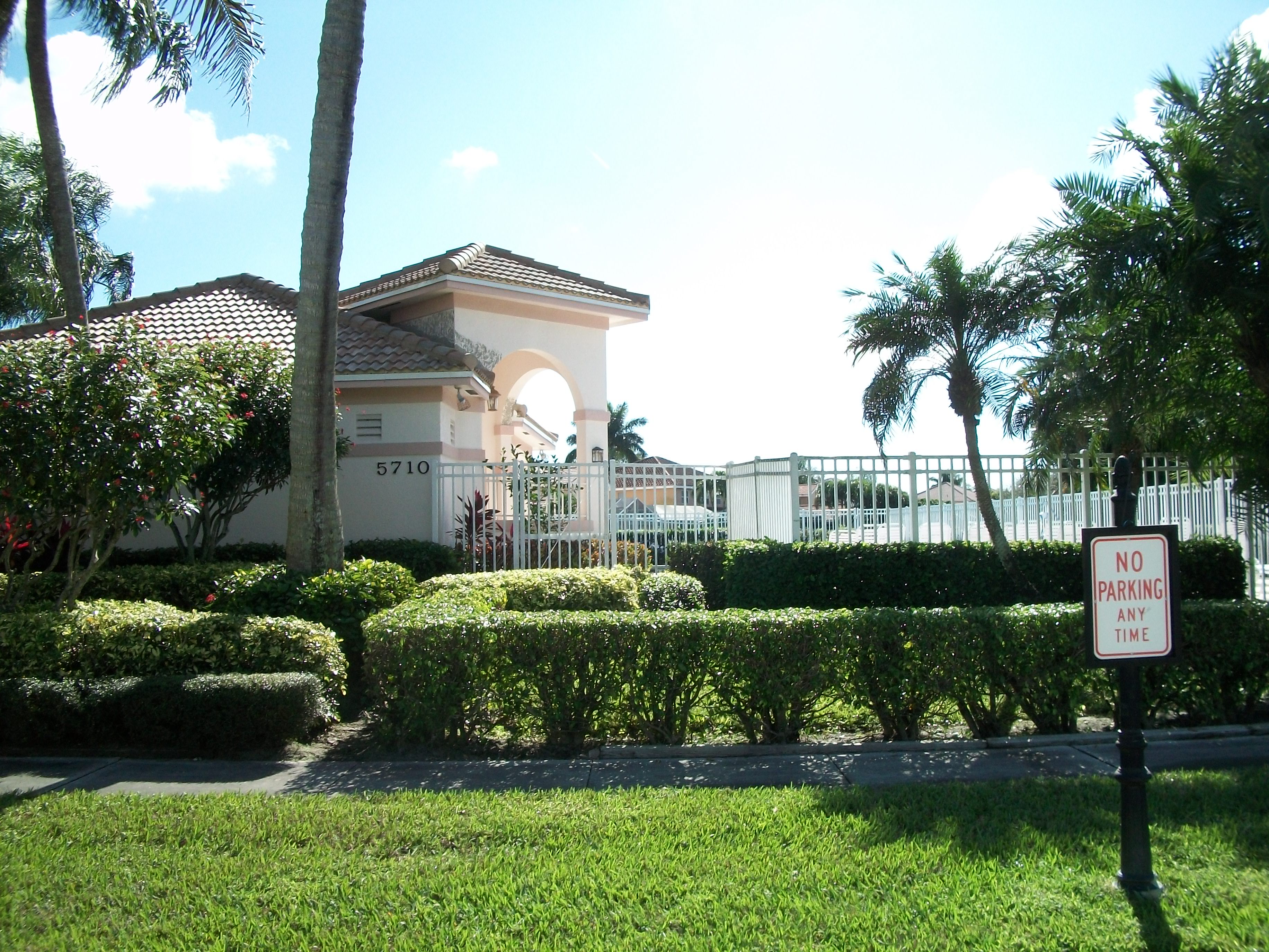 Le Palais foreclosures in Boynton Beach