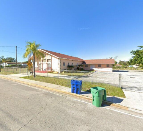 1068 W 28th St, Riviera Beach, FL 33404