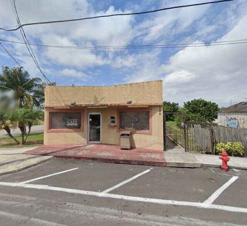 395 S Lake Ave, Pahokee, FL 33476