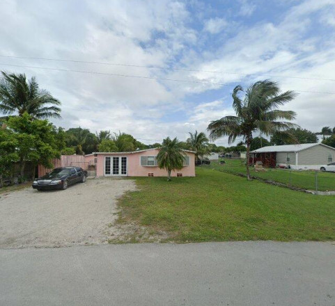 901 Ne 27th St, Belle Glade, FL 33430