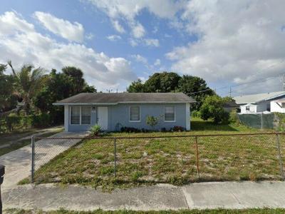 1567 W 24th St, Riviera Beach, FL 33404