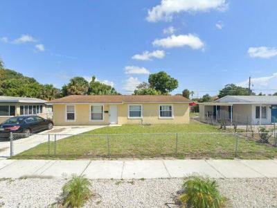 1640 W 14th St, Riviera Beach, FL 33404