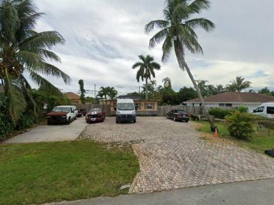 2784 Floral Rd, Lake Worth, FL 33462