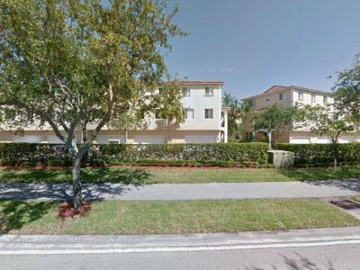 3136 N Oasis Dr, Boynton Beach, FL 33426