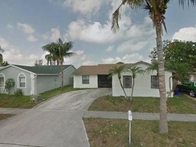 5655 Lincoln Circle E, Lake Worth, FL 33463