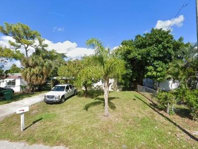 5706 Briarwood Street, Mangonia Park, FL 33407