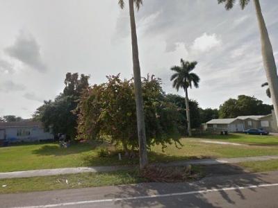 632 West Canal Street S, Belle Glade, FL 33430