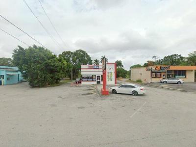 715 E Main St, Pahokee, FL 33476