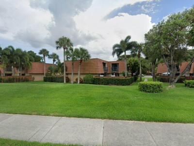 719 Buttonwood Ln, Boynton Beach, FL 33436