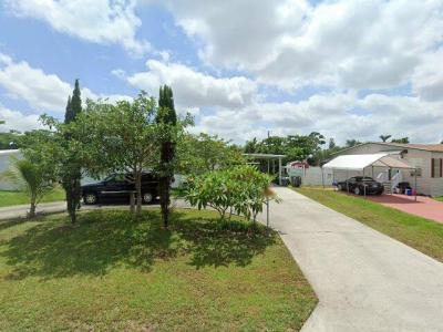 89 Sleepy Hollow Dr, West Palm Beach, FL 33415